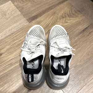 white and black nike air max 270